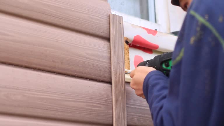 How To Choose The Right Materials for Your Siding Installation in 'Hickam Housing, HI